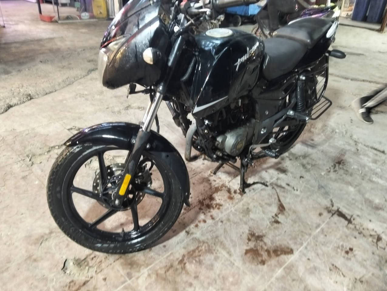 سلام عليكم
دراجه بولسر  موديل 22 المكينه مكفوله من كلشي
الدراجه كلشي مناقصه 
السعر 750  مستعجل على البيعه
الموقع البياع 
الرقم ***********
