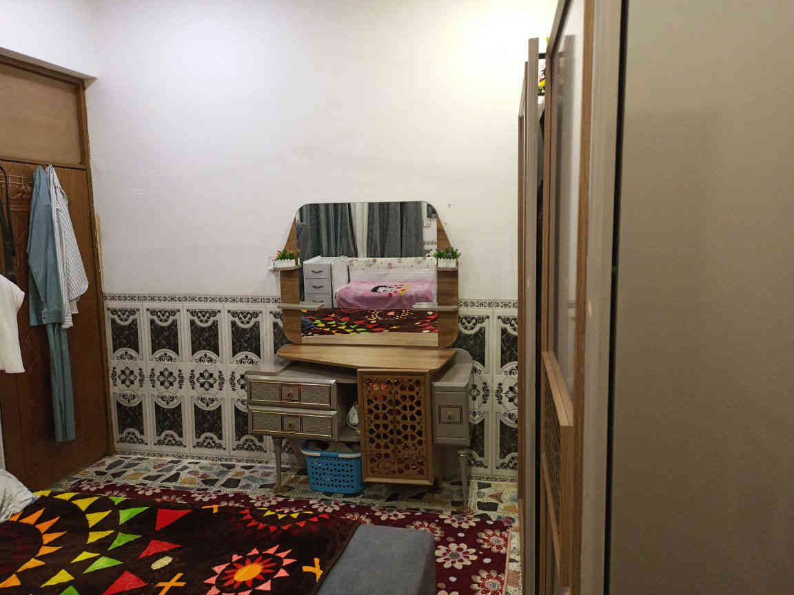 غرفة نوم مستعملة تركية : 

قطع الغرفة كاملة مع مندر ... السعر 650 الف وبيه مجال ... بغداد نهاية حي أور منطقة سبع قصور الشارع الرئيسي ... 

للاتصال : ***********
