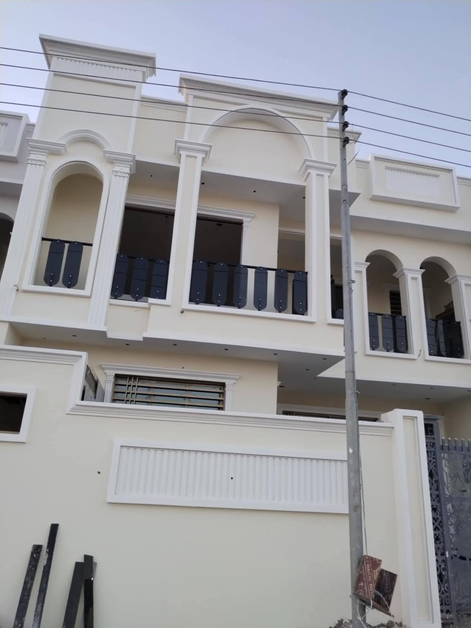 كادر عمل لبخ وطلس وتطعيم فوم كافة الواجهات ***********
