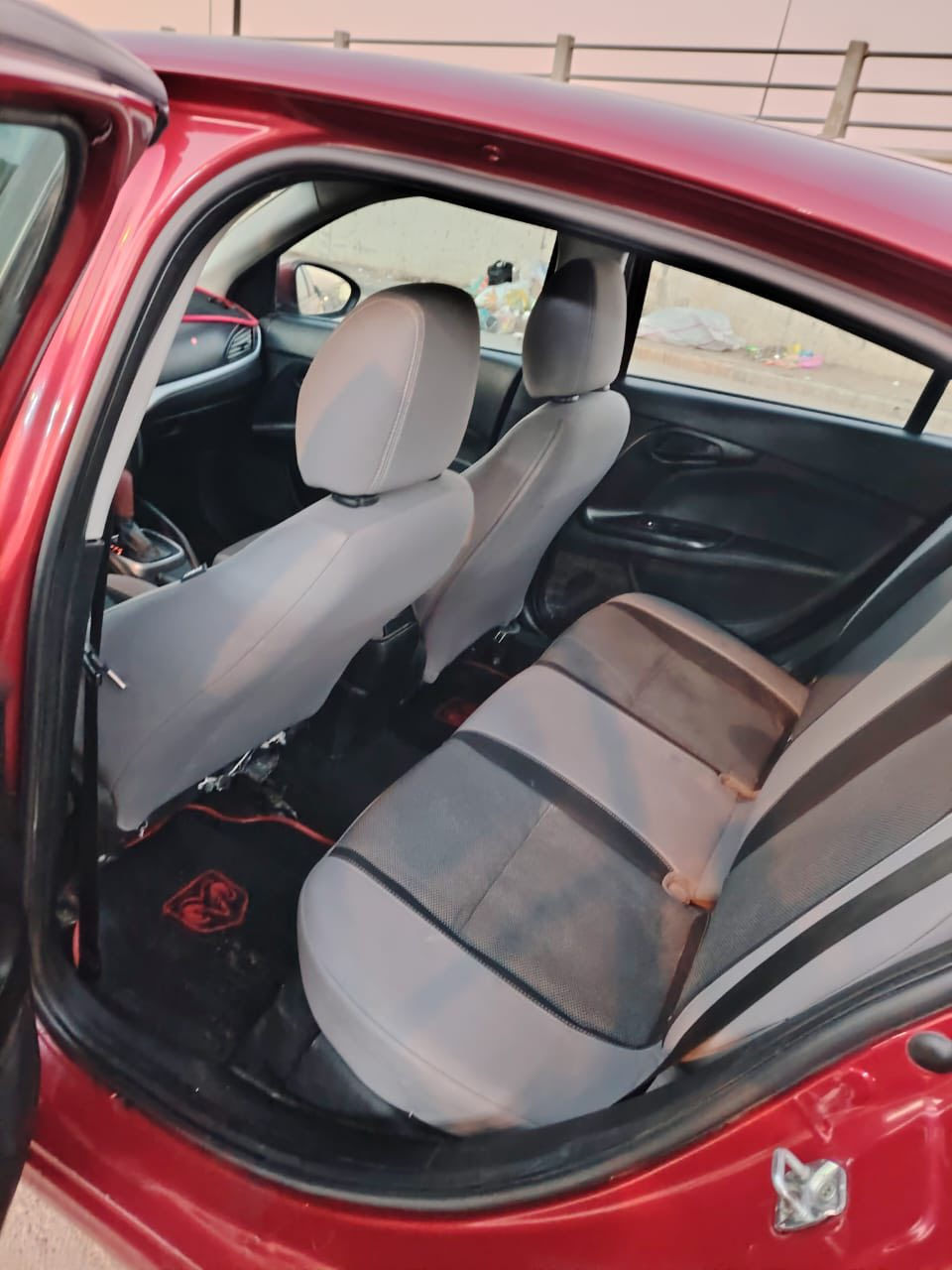 دوج نيون 2017
رقم سليمانيه اتريد تحويل اتريد وكاله 
السياره بيها صبغ بنيد وجاملغ وباب الصدر 
السعر 90 ووقه وبيها مجال ابيع او مراوس حسب لقناعه
للاستفسار  
 ***********
