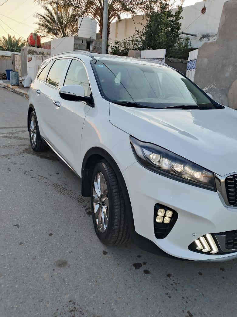 سورنتو 2018 خليجي شكل ال 20
رقم بغداد انكليزي باسمي امداور ثاني يوم
مكينه 6 سلندر 
تخم تاير جديد
كشن عدد 2 كهرباء
تبريد 3قطع
بصمة عدد 2
كتلوك تفاصيل السيارة 2
لايت زنون الاصلي 
مري شفط
جنطه كهرباء 
شاشه كبيره 
ويل كروم
ماشية 144
سياره بيهه جاملق الامام مفتوح على مود الدعامية مكعديهه ومرجعيهه بس بالسونار شكو شي بالسيارة مفتوح يكول مبدل مايكول مفتوح وبس والسونار موضح بية كلشي #السيارة نظيفة بمعنة الكلمة انظف من الصورة 
مكينه گير حداديه كلها مكفولة 
رقم ***********
السعر 240
العنوان // واسط
