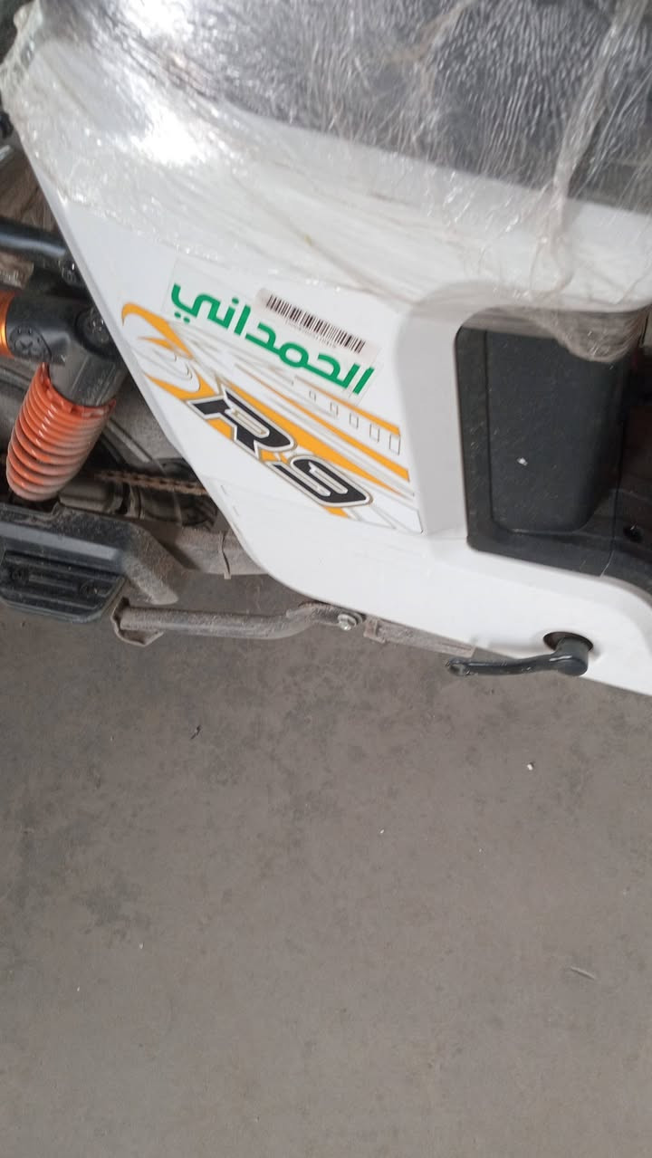 السلام عليكم ...دراجة شحن موديل 2026 ...الحمداني مستعملة 15 يوم ....معاها ضمان 3 شهور...5 بطاريات أصلية 25 أمبير فيها سماعات MP3 ...
لايت زنون  عالي ناصي ....جهاز انذار تشغيل عن بعد....... بصمه وسويجين  عدد 2 
وياه شاحنه الاصلي...السعر650 وبيه مجال
تواجد كربلاء
الاتصال عالرقم..***********
