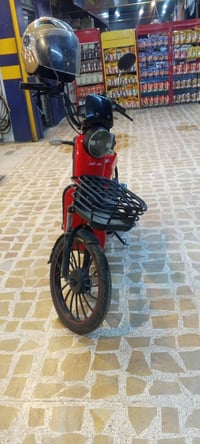 1000W • يحتاج بطاريات • موصل ايسر