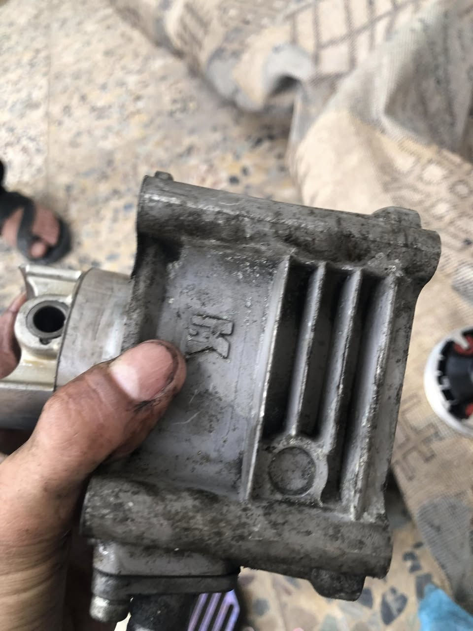 سلام عليكم تزويد للبيع
كرنك ٣٠٠ مكفول
قباقة كور اصليات 
بوشه ٥٨:٥ (سيراميك) ماركة K وبستمها TTMARC
شيال كرزي راجع 4 اصابع
تعلاوة ١ ملم 
كور سكنس نضيف حيل
سلف ماكس يشغل ٦٣ 
قطره دهن مختلف 
توصيل موجود تواصل واتساب ***********
