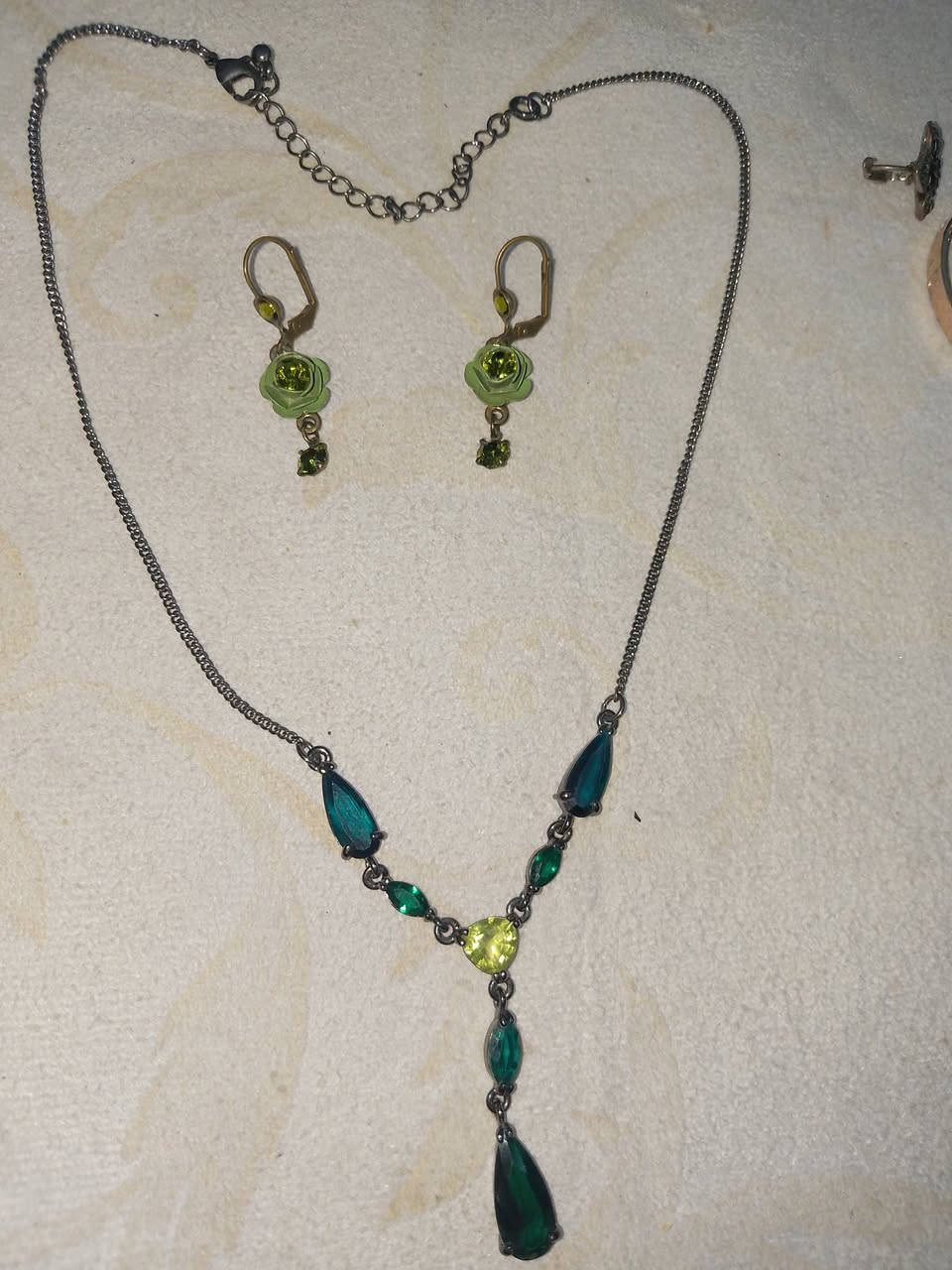 كل قطعه وسعرها للعلم أغلبهم نحاس باله


**إذا كنت صاحب هذا الإعلان وتريد حذفه لأي سبب، رجاءا أرسل رسالة إلى الدعم الفني**