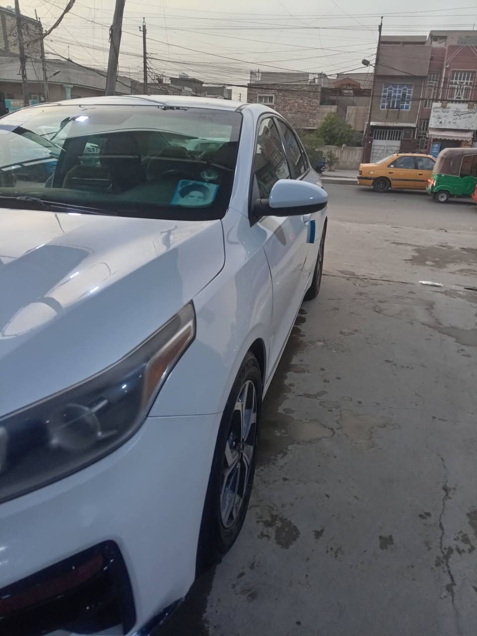 سلام عليكم كي فورتي 2019 وارد أمريكي حادثه جاملق وبنيد تبديل وبيها بابتين الأيمن واليسر صبق فقط  بس امان الله سياره خير من الله نضيفه وحلوه رادار انظمه قياده رادار كامره خلفيه حساسات اماميه    محدد مسار توقف تلقائيا  محرك ٢٠٠٠ دوش رقم ((بغداد بسمي))السعر 125 وبيها مجال بصيطه حك جيه ***********
