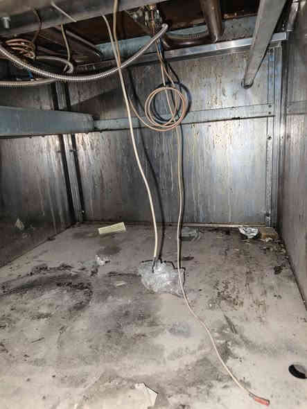 شوايه للبيع حجم كبير جديده نضافه 90٪ مكاني بغداد السعر 300 وبيها مجال قليل ***********
