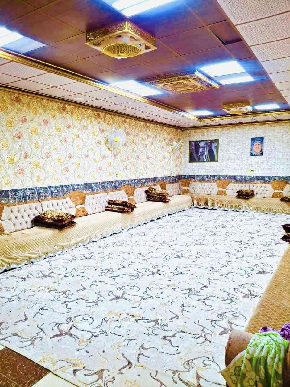 دار للبيع الديوم منطقة ال 11 الف مساحه 315 متر صدر  طير  قرب مدرسة الهماميه  طابقين  5 غرف نوم صاله استقبال مطبخ صحيات 3  كراج سيارا حديقه بيت مرتب درج خارجي  طابق ثاني  تعامل معا صاحب علاقه مباشر للستفسار ***********
