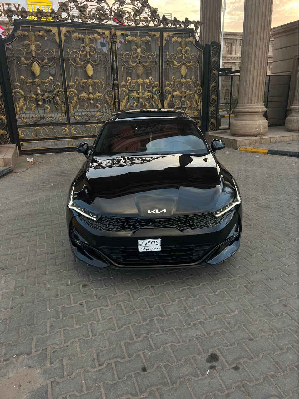 السلام عليكم 

للبيع  
‏Kia k5 gt-line
 2023 
داخل احمر جلد 
الحادث جاملغ + بنيد 
صور الحادث والسونار مرفق بلمنشور 
ملاحظة - خشم الشاصي تعديل خفيف سحب فقط+ اللغد طخه خفيفه 

 الرقم بصرة حرة بسمي 
المواصفات:

1-  بانوراما 
2-بصمة ابواب وتشغيل عن بعد 
3-تحكم استيرن كامل 
4- كشن السايق كهرباء
5-كراسي جلد
وختم شعار GTline
6-رادار امامي + خلفي
 (توقف خلفي ذاتي) 
7- شاشه كبيرة كار بلي( بلوتوث ، USB  AUX ) 
8- تو ويل
9- حجم المحرك 1600 توربو
10- رادار امامي + خلفي
11- لد نهاري
‏12 -انظمه قيادة
13-ويل كب ١٨
14- شاشه عرض اعطال بالدشبول
15- كروز سرعه ذكي  ( مثبت سرعه )
16- اشاير مريء 
17-سايد بريك كهربائي 
‏18- GPS الخرائط
19- نظام النقطه العمياء
20-  صندق كهرباء
21- قيادة ذاتية
22- شاحنة واير ليس
23- تحديد مسار 
25-- مخارج شحن أمامي و 2خلفي
26-- رادار جانبي + امامي + خلفي
27- تو ويل 
28- ماشية  61 كم الف مايل 
29-كشنات تدفئه 
30-ستيرن تدفئه 
فول مواصفات للأخير
للاتصال فقط  :- ***********
موقع السيارة البصرة المعقل 
السعر 188 ورقة  وبيه مجال البصرة, العراق
