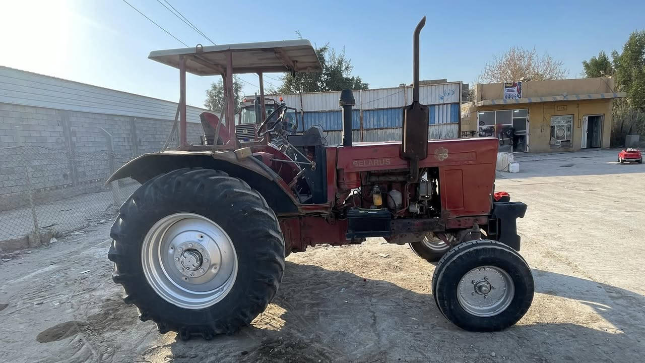 السلام عليكم بلاروز للبيع موديل 2003 منفيس وبيه وكاله جاهزه للعمل كيرمامفتوح محرك هودروليك جاهزه السعر6ملاين وبيه مجال مكان ذي قار الرفاعي اتصل ***********
