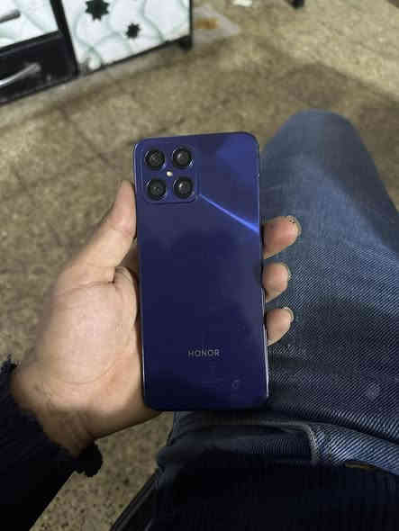 مبايل نوع HONERX8
للبيع جهاز فقط مبدل شاشه وبيها فطر صغير مايبين 128كيكه
دبل سيم كارت 
رقم هاتف ***********
