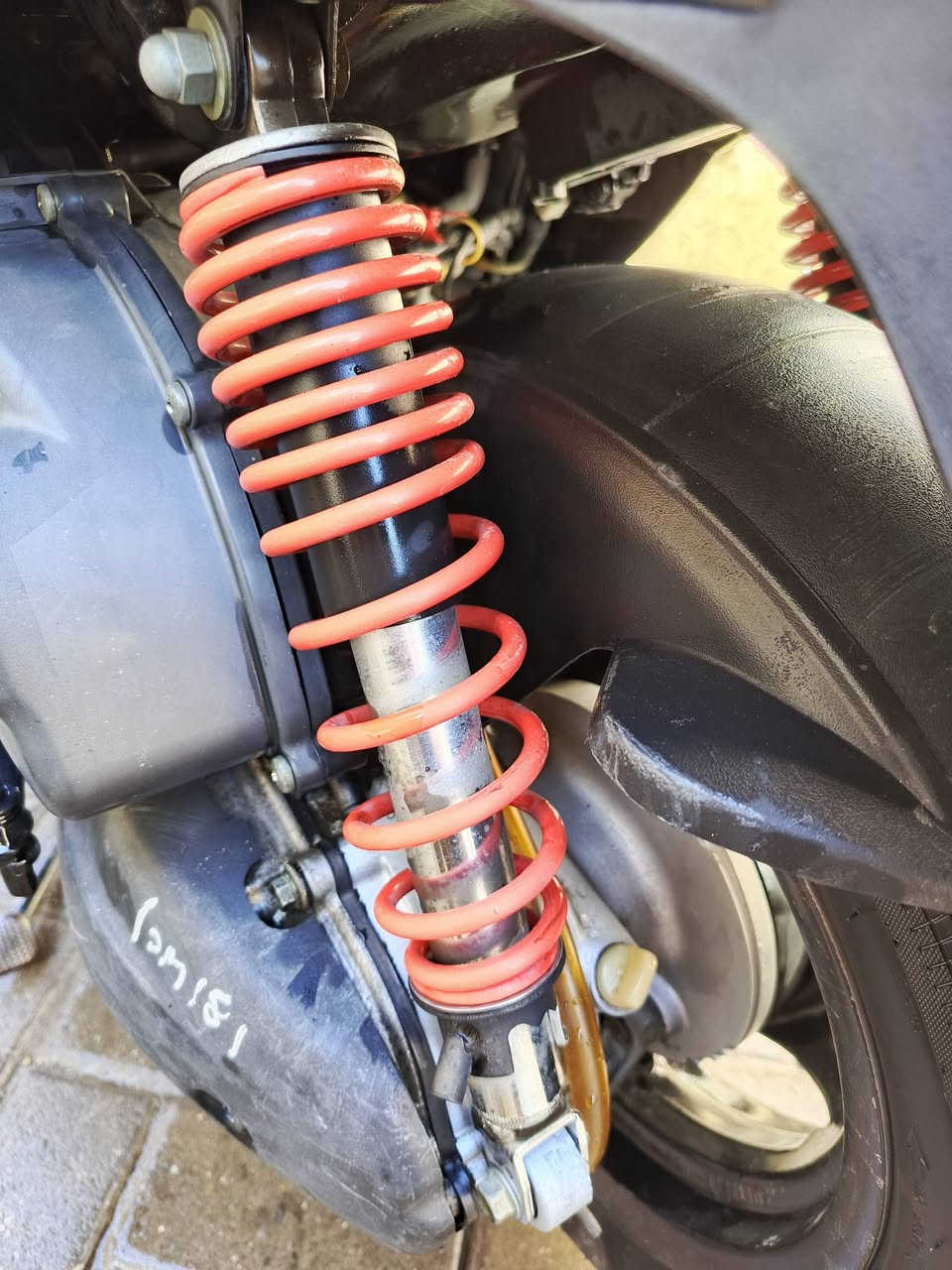 السلام عليكم.. دراجه سكنك رمبه
بشرط برغي مامفتوح بيه دارجه على وضع لبلاد صارله شهر  
جيب فيتر وياك وتعال افحص  السعر ميلون و 500 وبيه مجال 
مكاني بغداد


**إذا كنت صاحب هذا الإعلان وتريد حذفه لأي سبب، رجاءا أرسل رسالة إلى الدعم الفني**