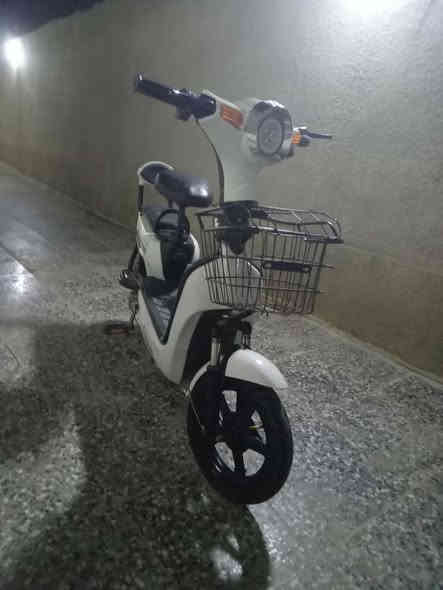 سلام عليكم دراجة شحن للبيع حجم صغير دراجة جديدة ونضيفة السعر 200 بيها مجال حق الجيه رقم الهاتف ***********
