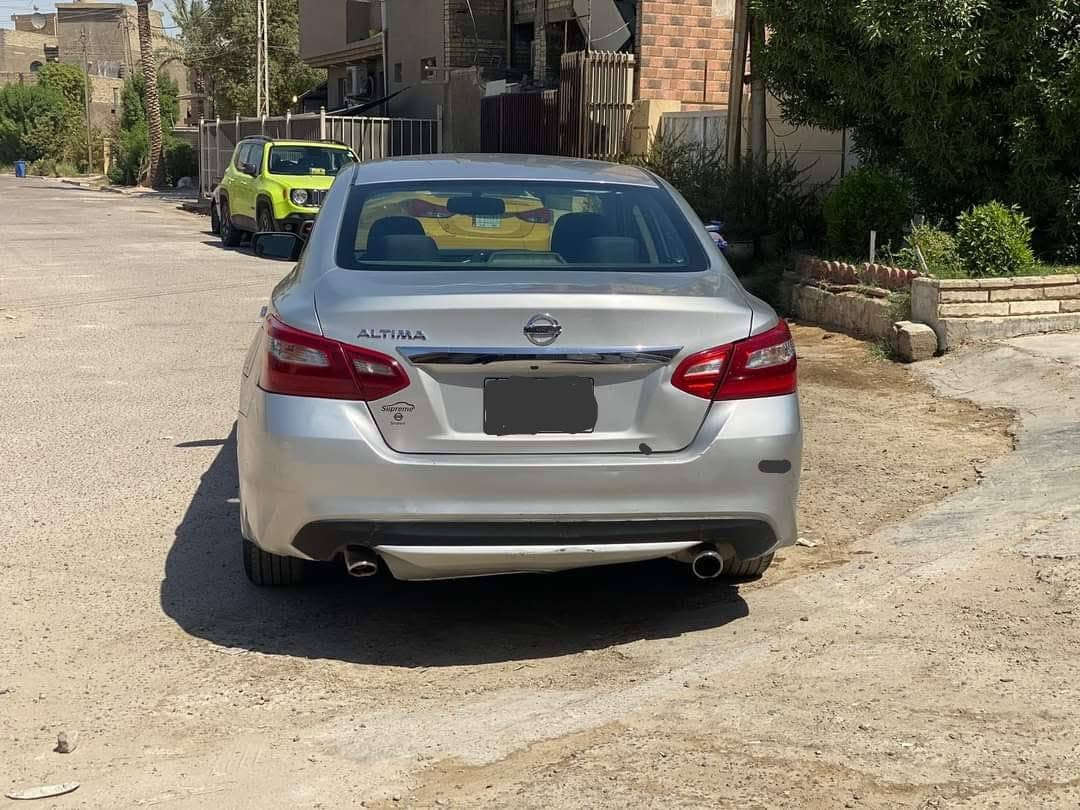 للبيع فقط.......
نيسان اليتما 2018 SV رقم بغداد مكاني بغداد
 السعر 103$ ماشيه 95000ميل
سنويه وهزه جديده..والسياره بأسمي تحويل ثاني يوم..
حادثها كما موضح بالصور وبيها حادث بالعراق الجاملغ الخلفي عكس جهة السايق وايضا قبق الجنطه كد شبرين بارد 
المواصفات 
بصمه تشغيل وبصمه ابواب
ويل كب 
مانع انزلاق وABS
كشن كهرباء 
مثبت سرعه وتحكم ستيرن جهتين
بلوتوث
التشغيل عن بعد
حساسات اطارات 
بيها ملاحظات بسيطه بالبدي موضحه بالصور  والباقي المحرك والكير والتبريد كله مكفول مابيها نقص...بيها مجال بسيط حك الجيه 
التواصل.....***********
