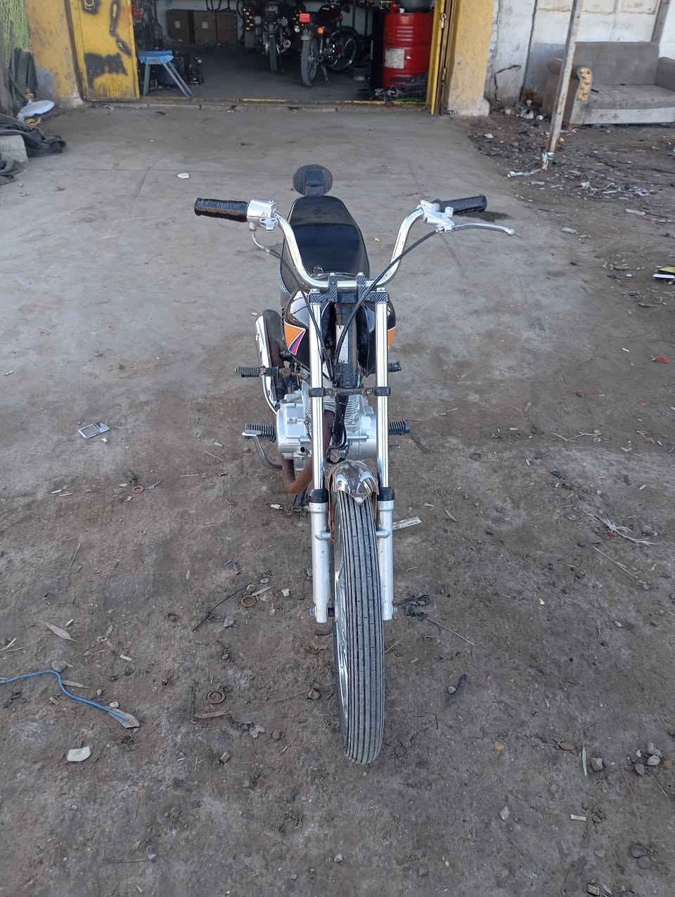 السلام عليكم للبيع رابيدو اصلي 6احرف تعمير 25وشاصي 2013اوراق سكنر دراجه خير من الله مكينه  مفتوح بس كور السعر 550وبيهة مجال مكان بابل محاويل تفاصيل اكثر خاص او اتصل ***********
