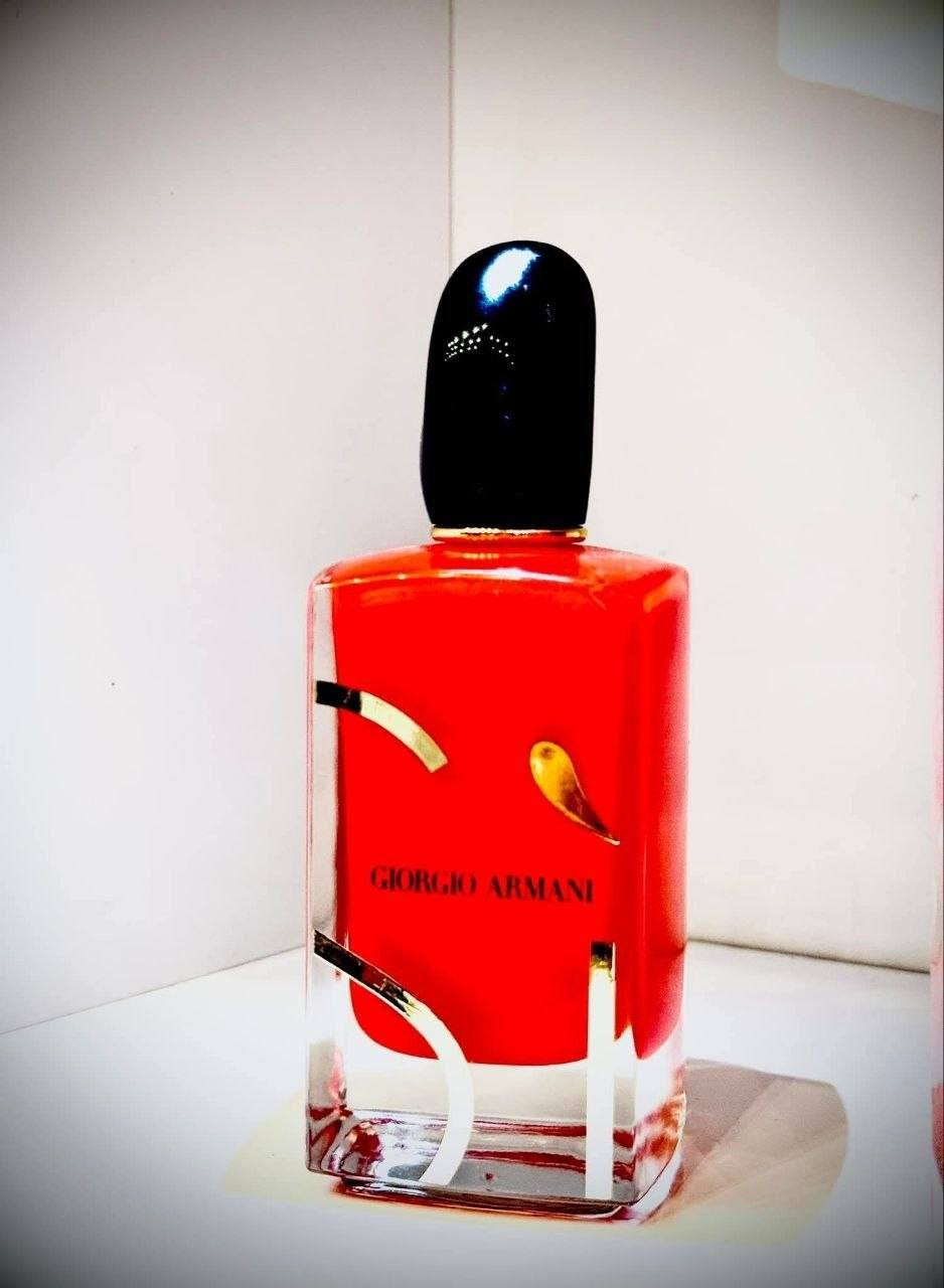 SÍ GIORGIO ARMANL
عطر SÍ الاحمر من جورجيو ارماني الاصلي  💯 عطر سي للسيدات ، عطر ساحر 🔥لا يقاوم من الماركة الشهيرة جورجيو آرماني، سينشط حواسك ويبقيكِ منتعشة طوال اليوم عطر مفعم بالقوة ، يجسد الانوثة المطلقة ، تعبير عن النبل و العظمة.
✨ التركيبة العطرية
يتميز هذا العطر برائحة قوية وجذابة تعبر عن الأنوثة والشغف:
الإفتتاحية: شراب الكشمش الأسود.
قلب العطر: الياسمين المشرق.
قاعدة العطر: المسك الأبيض، الباتشولي، الفانيليا، وخشب الأرز.
🫰 مسمى بعطر السعادة 
لأنه يحفز هرمون السعادة بالأنسان
عطر بمعنى الكلمة لأصاحب الذوووق
#الاصلي 💯
سعر الدرزن 
يوجد لدينا توصيل الجميع محافظات العراق✔️✔️


**إذا كنت صاحب هذا الإعلان وتريد حذفه لأي سبب، رجاءا أرسل رسالة إلى الدعم الفني**