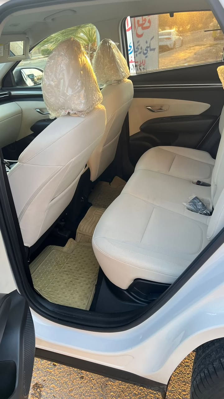 السلام عليكم
توسان موديل 24 
مكفولة كفالة عامة اربيل بااسمنا تحويل مباشر
فول عدا البانوراما 
ماشية 45 الف 
مكفولة من الصبغ والبارد والشخوط
المواصفات 
كراسي كهرباء
داخل بيجي
عداد الكتروني
هند بريك بصمة
وبقية المواصفات المعروفة
مكاني رمادي 
***********
السعرر // 209 سعر نهائي
