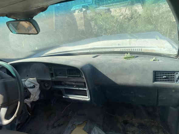 سلام عليكم بيكم. تيوتا مديل90 رقم كربلاء صدامي  مكينه وكير خير من الله  حداديته. سياره. حلوه ونضيفه. داخلها نضيف سعر18 وبيههه مجال *********** راعيههه ما اندله اكفلك سرقه. وعشائر
