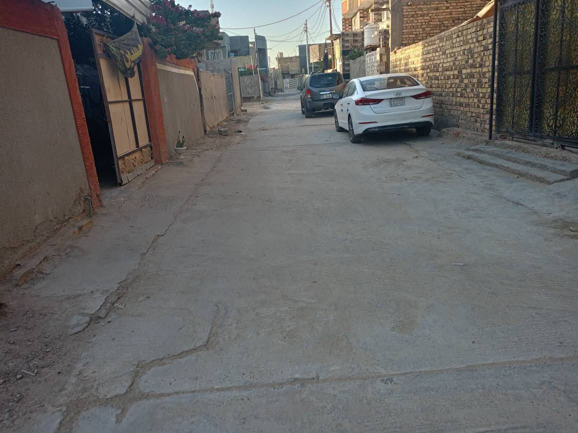 قطعه للبيع حي الجزائر مقابيل مستشفي مرجان بعد سجه مساحه 200متر طابو زراعي سند 25  واجهة 10نزل 20 خدمات كامل شارع تبليط ررقم بي واتساب ***********
