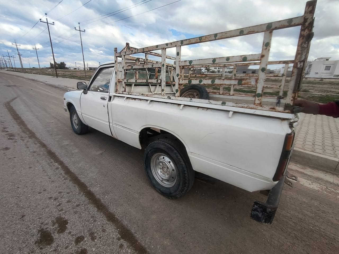 السلام عليكم سياره بيكم 80للبيع
محرك كير شرط كهربائيات شغاله رقم صدامي كركوك شرط الوكاله وتحويل  ‏‪***********‬‏
