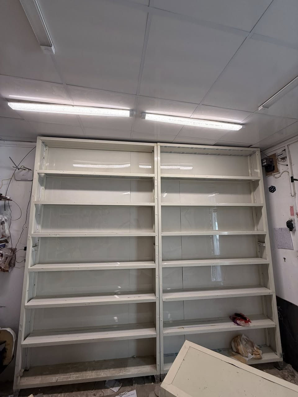 السلام عليكم عندي معارض المنيوم عدد 2 الارتفاع 300 والعرض 160 والعمق 23 للبيع وهذا الرقم *********** 
مكاني الديوانية عفك
