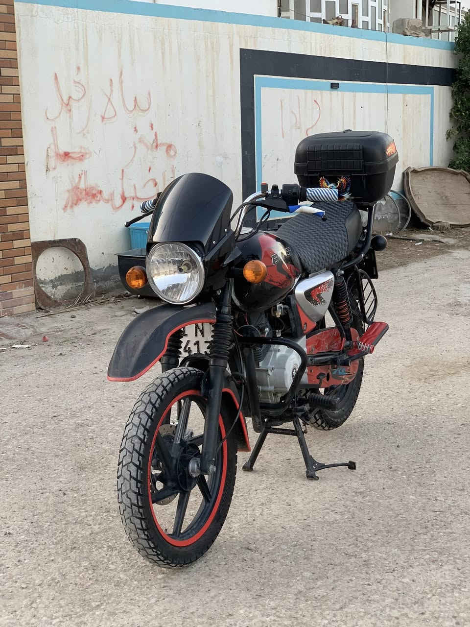 السلام عليكم شباب بوكسر جبلي 23 رقم بغداد انكليزي سنوية لل 28 هزة جديدة باسمي استخدام شخصي مابيها كل نقص كير مكينة صدر كهربائيات تايرات كفالة لايت زنون السعر 2500 وبيها مجال مكاني ديالى بعقوبة تقاطع السادة هـ ***********
