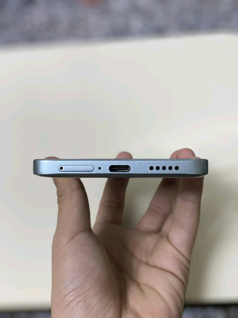 بوكو F6 ذاكرة 512/12
شنو موديل الجهاز بالتحديد؟: 
2024
وين موقعك؟: 
الزعفرانية اربع شوارع
هل الجهاز مستعمل ولو مستعمل، لأي مدة؟: 
مستعمل قليل جدا
هل تأتي معاه كل الاكسسوارات الأصلية؟: 
كارتونة وكفر وشاحة كامل
كم السعر المطلوب للجهاز؟: 
350 الف وبيه مجال قليل