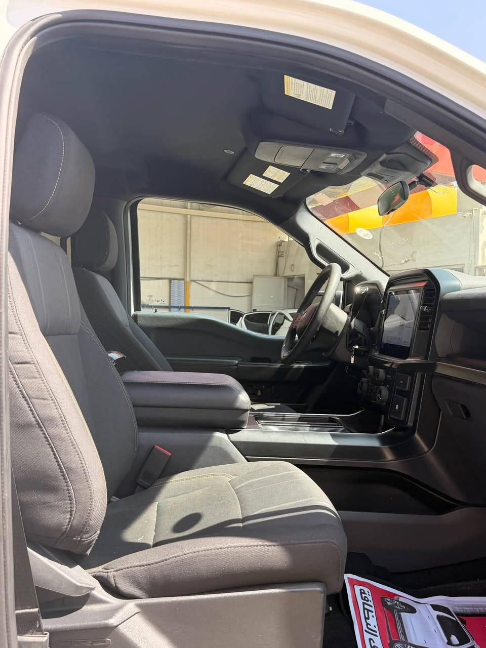 f150    شكل جديد 
2025 محرك  :-  2.700 
ماشي 4 الف 
باب طويل بدي قصير 
دفع رباعي ( دبل اكسل ) 
المواصفات 
شاشه جبيره 
كيج الكتروني 
٥ كامرات محيطيه 
حساس امامي خلفي 
نقطه العمياء 
لايت زينون 
بك لايت لد 
حادث  بدون صبغ 
باب و بودى تبديل نفس لون  
السعر 31000 $ وبي مجال بسيط 
العنوان اربيل شارع ١٠٠ 
*********** أربيل, العراق
