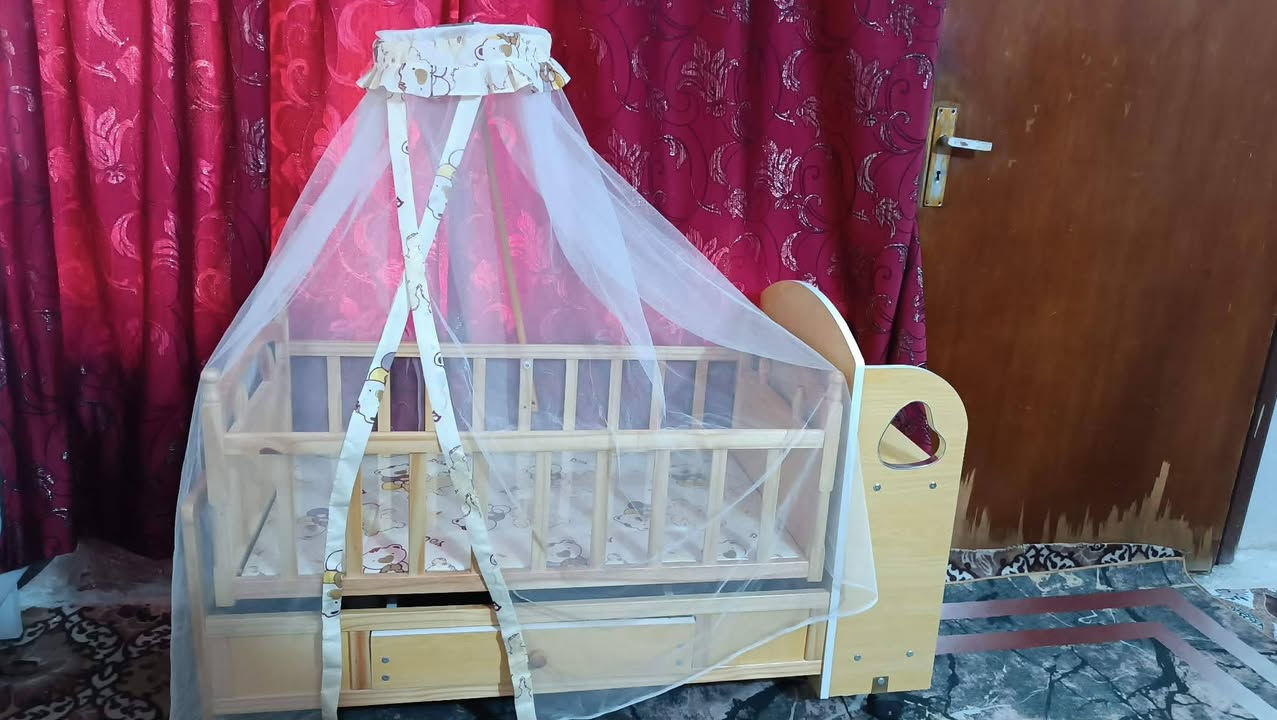 الجرباية للبيع والكرسي والسرير واليدوي  العنوان خاجية شارع 40 رقم ***********
