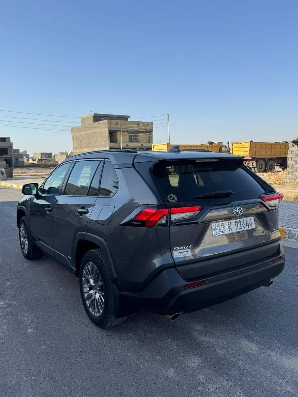 TOYOTA RAV4  HYBRID XLE 2023
تويوتا  راف فور  هايبرد XLE 
المسافة المقطوعه 113650mi
اللون فيراني  
المحرك 2500cc
الموديل 2023
مرقم بغداد 
 

                  ======= الاضافات👇👇 ======

فتحة كرستال ثلاث حركات 
شاشة كبيره انفكيشن. 
دفع رباعي 4x4.
رادار امامي 
 مانع تصادم
تصحيح مسار
مانع انزلاق
تحديد مسرب .
نقطة عمياء .
مثبت سرعة
هاند بريك كهربائي 
كاميرا خلفيه
كراسي جلد 
كراسي كهرباء 
كراسي ذاكره
طارة مدفية .
كراسي مدفية
بصمه أبواب
بصمه تشغيل
تحكم ستيران
شاحن وايرلس 
ويل 19 .
اضويه اماميه زنون LED
كشافات ضبابي LED 
اضويه خلفيه LED
حساسات خلفيه 
باب خلفي كهرباء
نظام GPS+ خرائط 
3 انظمة قياده Sport /ECO / Normal
كندشن مركزي امامي + خلفي 
بلوتوث 
مدخل AUX + USB

🚗🚗حادث السياره  كما موضح في الصور صبغ باب امامي يمين او جزء من جاملغ  🚗🚗

للتواصل : ***********
