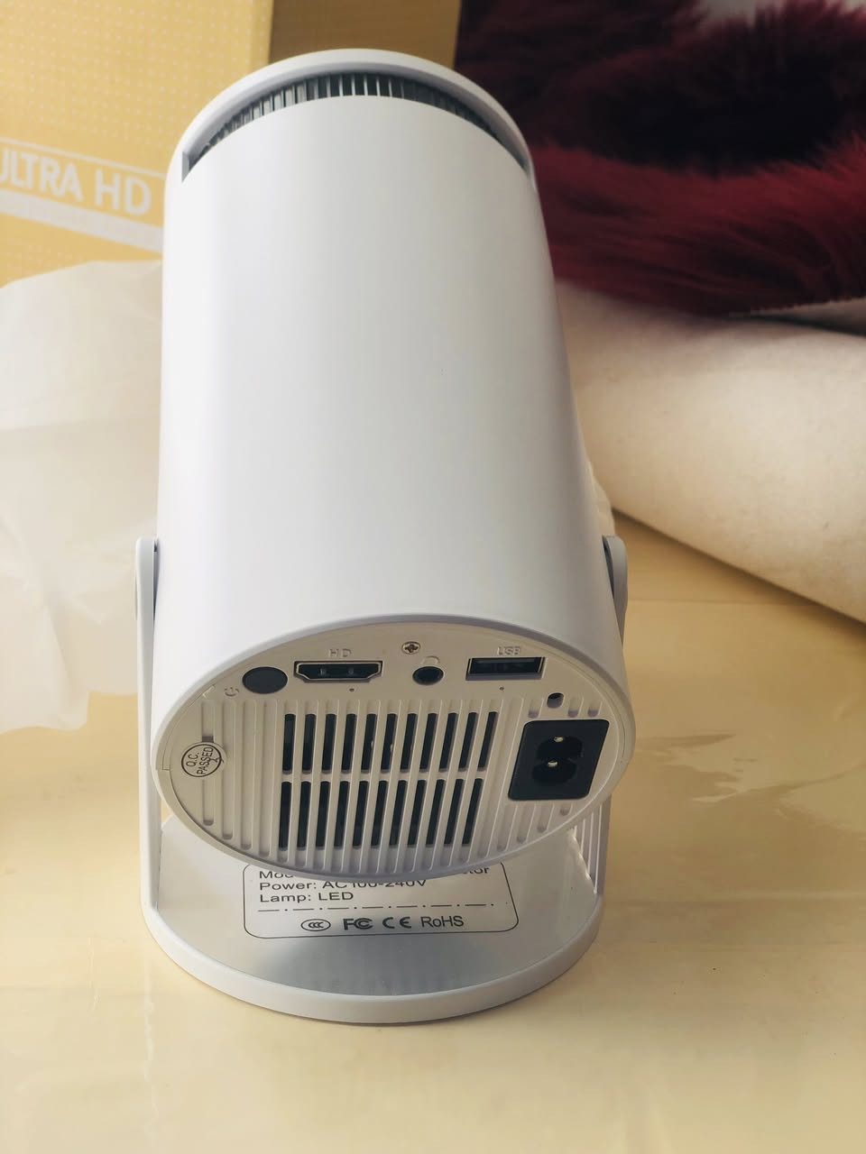 ✨ بروجكتر ذكي – حوّل غرفتك إلى سينما حقيقية
بروجكتر بدقة Full HD 1080P مع دعم فك تشفير 4K يمنحك صورة واضحة ومذهلة بفضل تقنية LED المتقدمة والإضاءة الموحدة، مع ألوان زاهية وحيوية وتقليل تأثير الضوء الأزرق لحماية العين، آمن حتى للأطفال 👶👀
🔄 دوران 180°
اعرض المحتوى على الجدار، السقف أو أي سطح بكل سهولة وحوّل أي مكان إلى شاشة سينمائية.
📽️ شاشة عرض كبيرة تصل إلى 130 إنش
مثالي للأفلام، المسلسلات، المباريات، الألعاب وجلسات السهرة.
🎵 صوت قوي وواضح
مزود بسماعة Hi-Fi مدمجة بقوة 3 واط مع Bluetooth 5.0، مع إمكانية توصيل سماعات أو أجهزة صوتية خارجية لتجربة صوت محيطية مميزة.
🔧 تصحيح تلقائي + تركيز يدوي
يحصل على صورة مثالية خلال ثوانٍ بدون تعب.
🔌 منافذ متعددة
HDMI – USB – AUX – منفذ طاقة + زر تشغيل/إطفاء.
📐 حجم عملي ومحمول
الأبعاد: الطول 19 سم × العرض 8.5 سم
سهل الحمل ومناسب للغرف الصغيرة والتنقل.
🎁 اختيار رائع للبيت أو كهدية مميزة
بديل ممتاز للتلفزيون ويوفر تجربة مشاهدة سينمائية بسعر ٣٠ الف ❤️ مستعمل اقل من شهر ❤️ مع ضمان استرجاع ❤️


**إذا كنت صاحب هذا الإعلان وتريد حذفه لأي سبب، رجاءا أرسل رسالة إلى الدعم الفني**