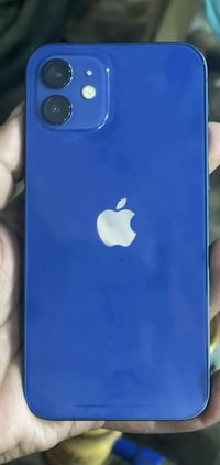 آيفون 12 عادي • ذاكرة ٦٤ • بطارية ٦٩%