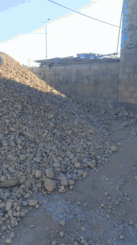 السلام عليكم يتوفر في سكله أسامه كافة مواد البناء بانسب الاسعار   (حصو مكسر،حصو عدل،رمل فحص،رمل عادي،طابوك جمهوري ،طابوك عادي،سمنت الماس،سمنت عادي،جلمود ،راجع ،سبيس عبيدي ،سبيس عادي،قشط مال تبليط ،رمل مغربل ،جلمود ناعم، جلمود وحشي) كل ما يحتاجه الزبائن  موجود؛ وايظن  المهندسين والمواد ناجحه بل اختبار  والمواد كله اول بأول مع الوصل المعمل  العنوان قرب الجسر الجديد قرب قاعه البرفسور عامود733 رقم الهاتف 
***********. بأداره اسامه
(لسنا الوحيدون لكننا الافظل)
