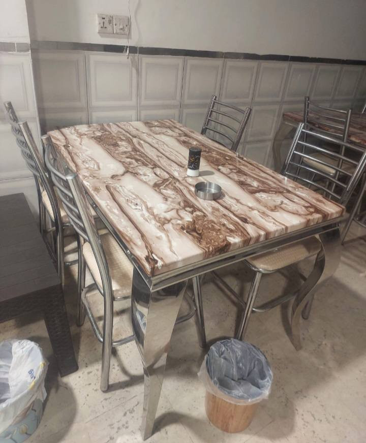 مرحبا ميز طعام عدد 2 مع كراسي عدد 8 ستانلس ستيل ثقيل اصلي ومرمر الشراي يتصل على الرقم ***********
