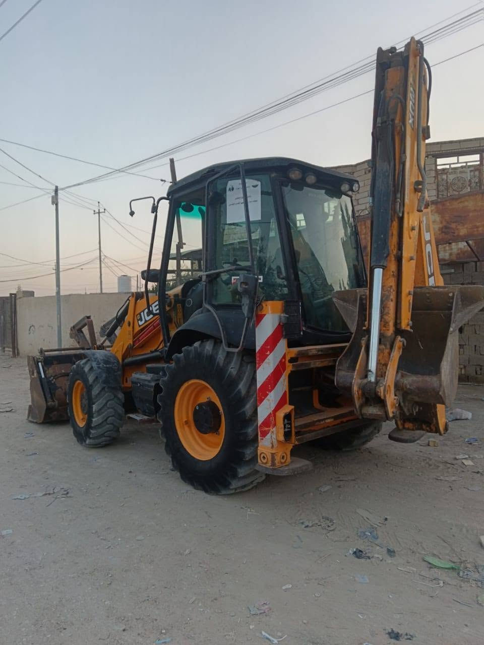 جيسي بي للبيع موديل 13 مكينه جديده جاهزه من كلشي تاير الامامي 20 سلايت مكص سنويه 28 رقم اربيل السعر 440وبيه مجال رقم صاحب المكينه ***********
