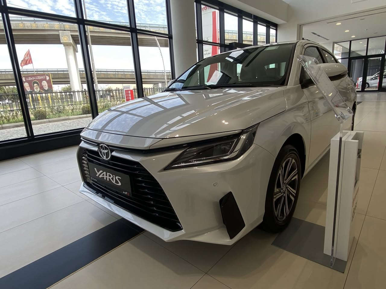 تويوتا يارس ٢٦ زيرو مماشيه للبيع
سيارة بناتية حلوة و صغيره اقتصادية 
محرك١.٥٠٠
اربعة سلندر 
كير cvt
حجم اطار 16
حجم خزان الوقود ٤٠ لتر

مواصفاتها
مقاعد قماش
تشغيل بصمة
كاميرا خلفية
هاند بريك كهربائي
نظام تثبيت سرعة
مثبت مسار 
حساسات خلفية امامي 
نظام سلامة تويوتا جيل ثالث
صيانة ٢ سنة
ضمان ٣ سنوات

للاستفسار عن السيارة أكثر الاتصال عبر الرقم التالي 
***********
