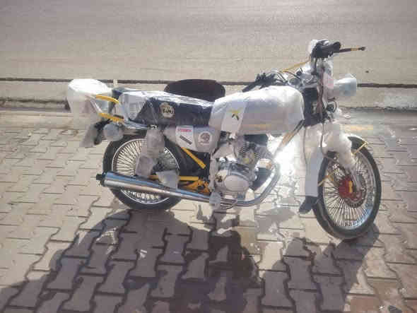 السلام عليكم… .بيع نقد واقساط
اومراوس هم يرهم بموطور او بويسكل شحن R9
موطور سولنك 4گير موديل 24
الموطور نظيف فول.    محرك مامفتوح 
السعر/750 وبي مجال 
***********
