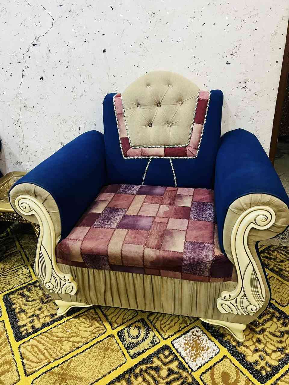 لمسة فخامة تغيّر شكل الصالة بالكامل 🤍
تصميم كلاسيك مميز بألوان راقية تجمع بين الهدوء والأناقة، مناسب لكل بيت يحب الذوق المرتب والراحة بنفس الوقت.

✔️ قماش ناعم ومريح
✔️ هيكل متين وجودة عالية
✔️ تصميم فخم يبرز جمال المكان
✔️ مناسب للضيوف والاستخدام اليومي

إذا تحبين صالة مرتبة وإطلالة راقية بدون تعب بالتنسيق، هذا التخم هو الاختيار المثالي 

  اشتريته بمليون اريده ب٥٠٠  الف هسه


**إذا كنت صاحب هذا الإعلان وتريد حذفه لأي سبب، رجاءا أرسل رسالة إلى الدعم الفني**