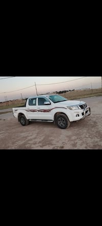 هايلوكس دبل • ٢٠١٤ • بدون صبغ