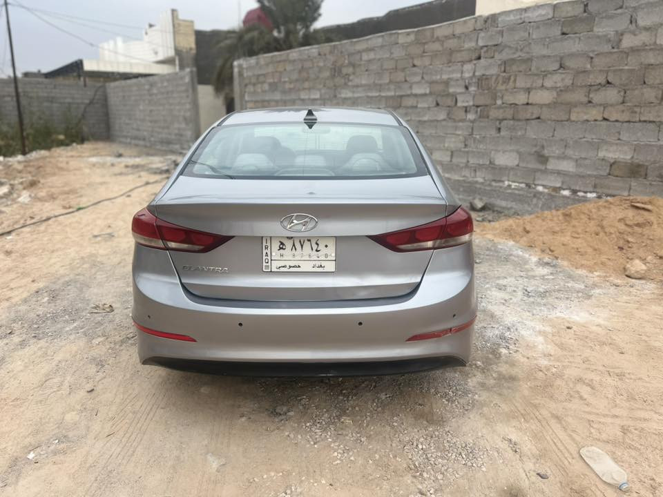 النترا 17 للبيع سنويه لل 29 رقم بغداد راعيه بكربلاء ومكانه كربلاء حادثه بامريكا موضح بالصور وبيه صبغ بالبيان 3 بسبب الجراد السياره ليبل واحد عدا البنيد مبدل كير ومكينه وحداديه خير من الله ابيع مصبوغه حزام 
السعر 115 وبيه مجال 
***********
