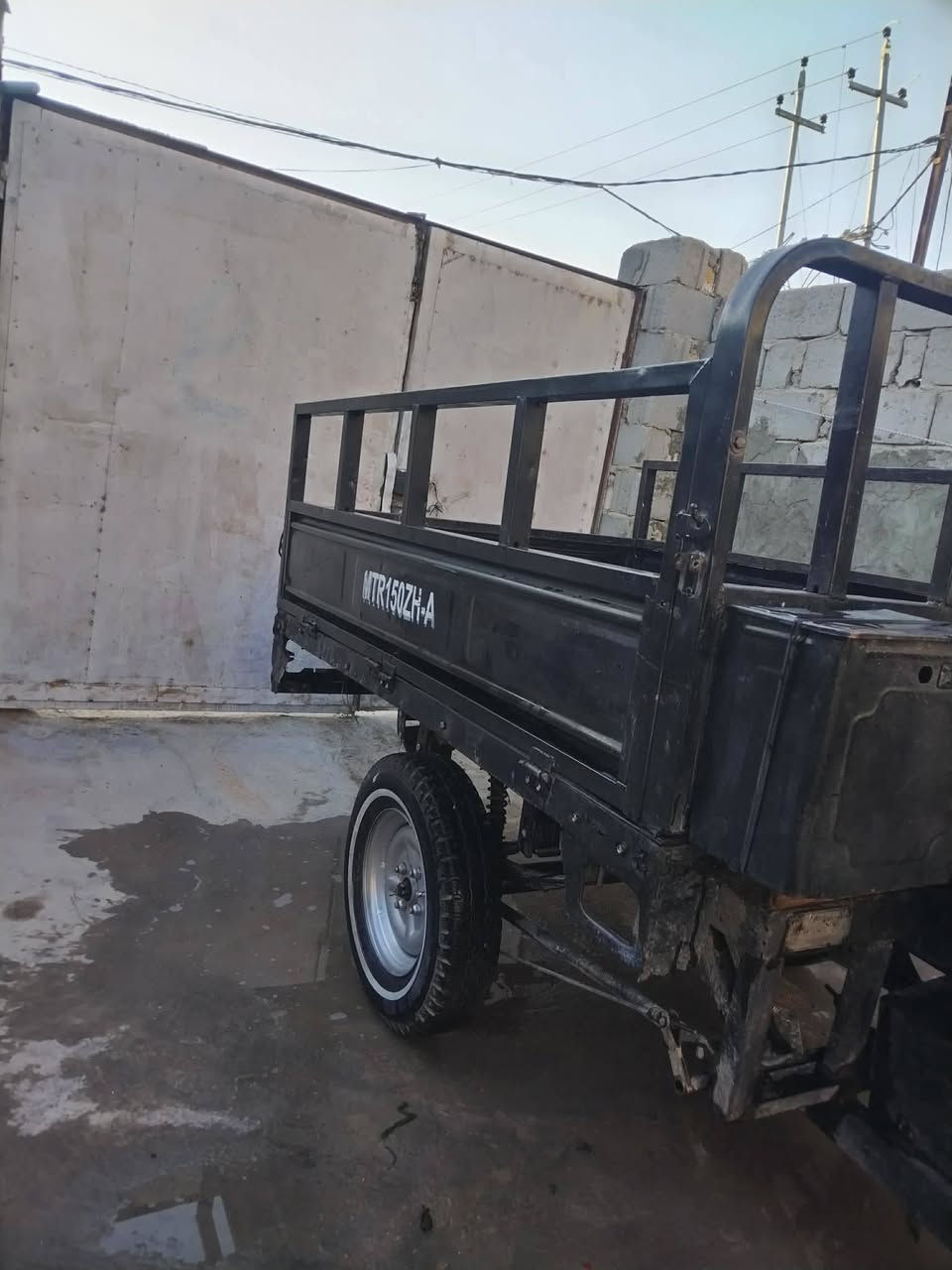 للبيع 2013 رقم الماني سنويتها منتهيه بيها لحيم بلركبه بس مامبينه كلشي ماعايزه ستوته مليون و500 وبيها مجال مكاني نجف ***********
