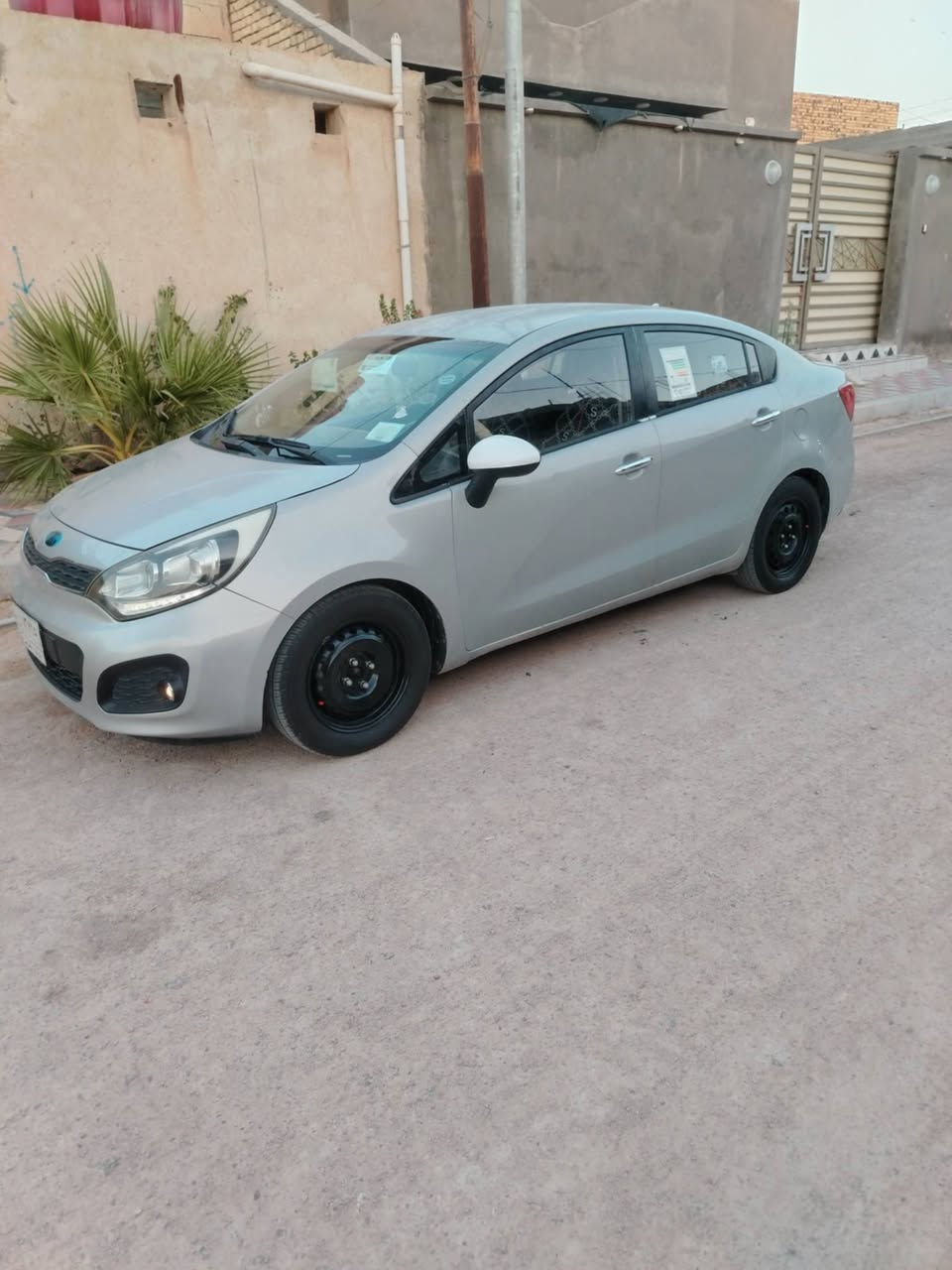 مرحبا كيا ريو 2015 خليجي 
سيارة نضيفة محرك كير شرط 
بيها 3قطع رش صبغ 

69سعرها 

***********
