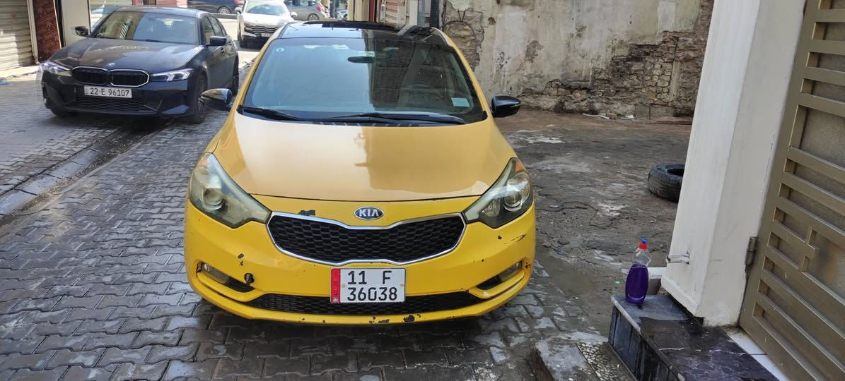 السلام عليكم كيا فورتي موديل ٢٠١٥ حادثه بنيد مبدل موجود بالصور مكينه حاويه جديده السياره اي نقص مابيه السعر ميه وثنعش 11200 وبيه مجال مكانه بغداد للاتصال ***********
