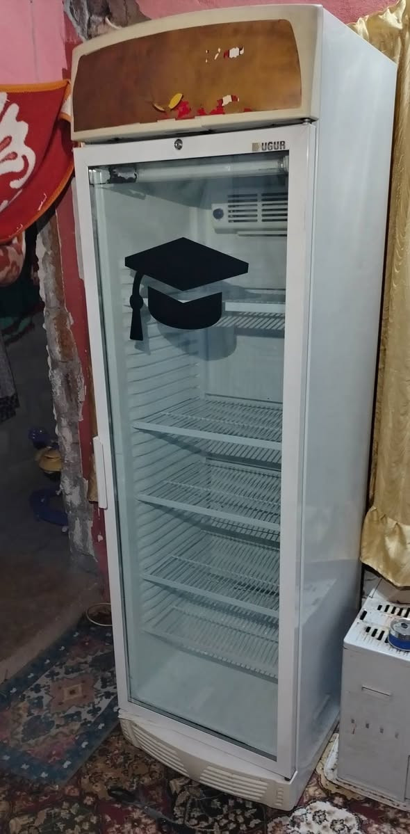 سلام عليكم عارضه براد كلش نضيف مامصلحه بلادي للبيع السعر 250 وبي مجال الاتصال ***********
