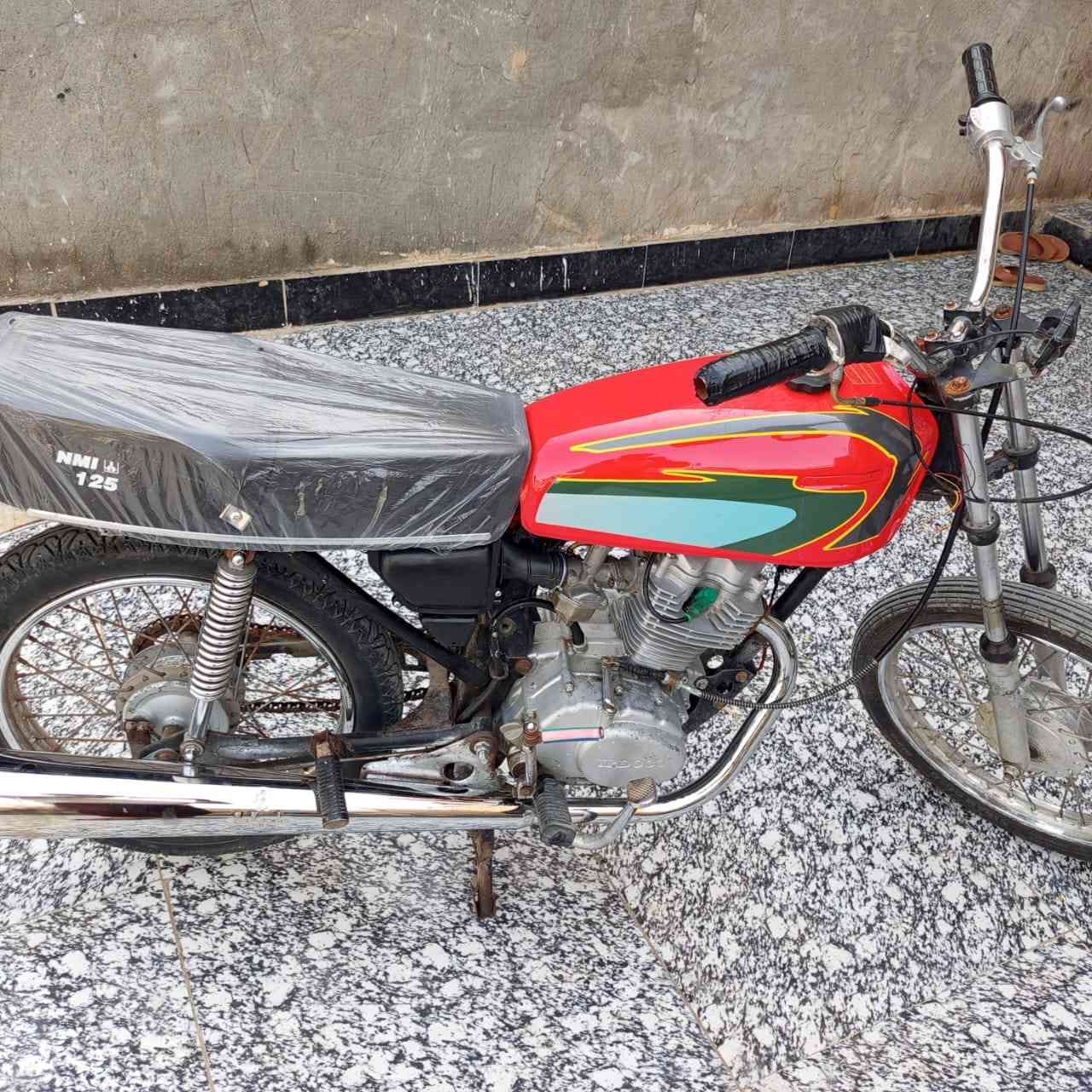 السلام عليكم دراجه ايرانيه للبيع بدون اوراق قبق صينيه جديد موجود السعر 450 وبيها مجال العماره ***********
