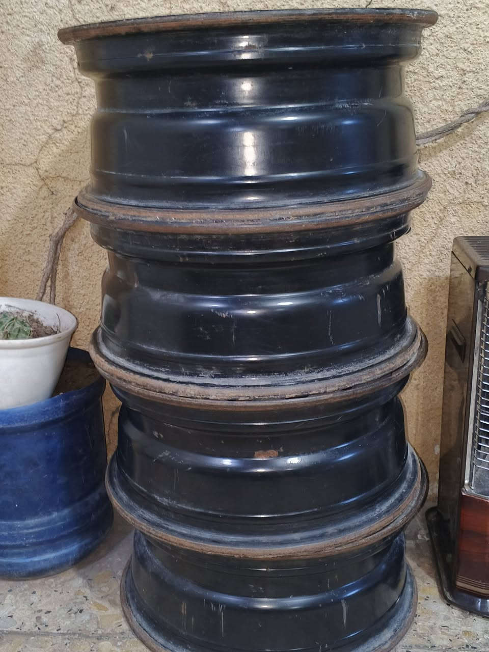 السلام عليكم
أويالا عدد 4 للبيع
حجم 16
يرهمن للألنترا ولكيا وسيارات اخرى 
تواصل واتساب فقط ***********
