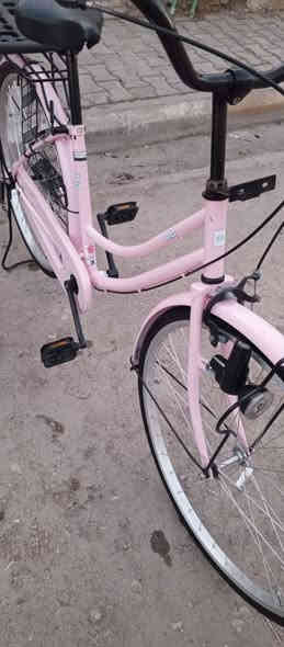 بيسكل البيع حجم 26 بناتي موديل 22كفاله (مكان نعمانيه) لسعر ب(115) وبي مجال رقمي (***********)
