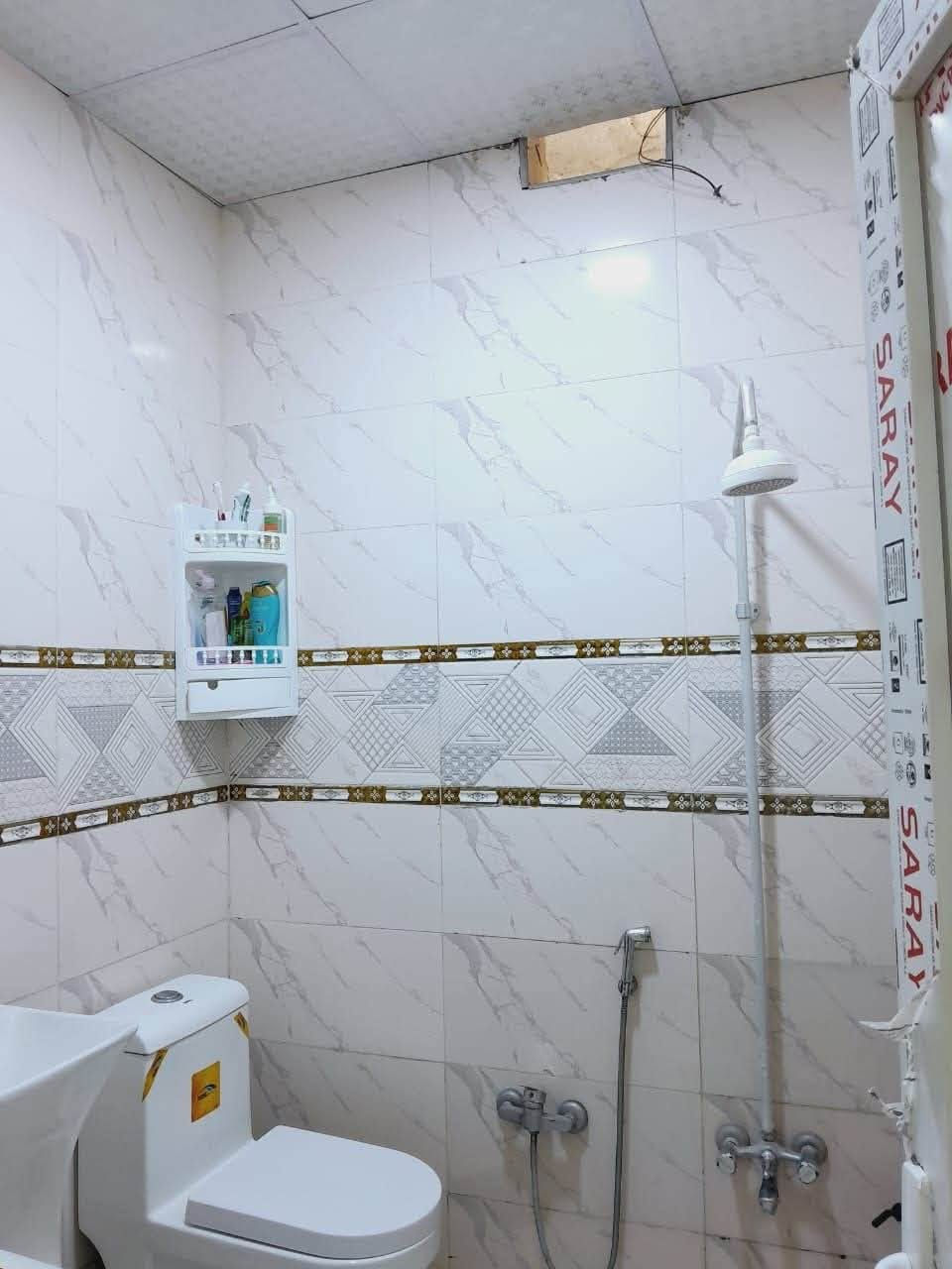 دار للبيع بلقبله بل٤الاف
السلام عليكم 🕊️
بيت للبيع في القبله منطقه ال4الاف طابو صرف تحويل رسمي للمشتري مساحه 100م يحتوي عل غرفتين صاله استقبال مطبخ و3 صحيات خارجي وداخلي سعر البيت 108 وبيه مجال موجود كل الخدمات اي استفسار اتصال او واتساب ***********
