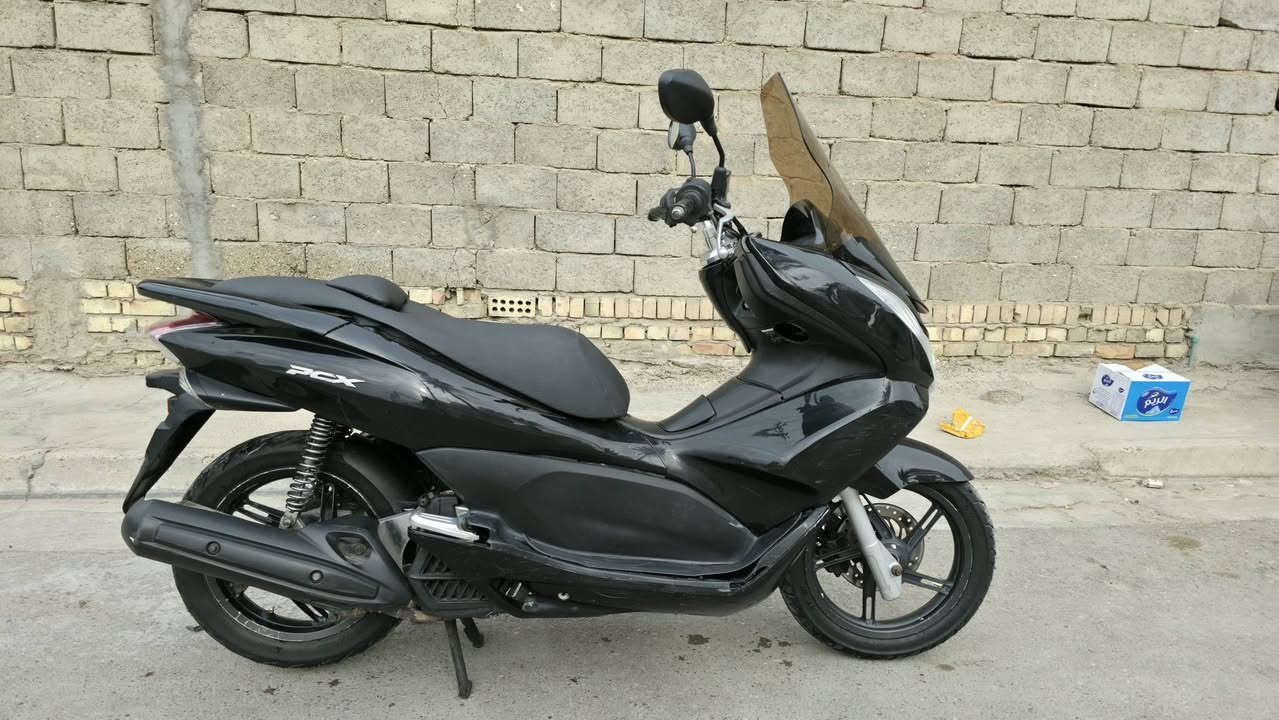 سلام عليكم pcx  جيل اول للبيع  ياباني JF
دراجة جديده نضافه 96% 
 125 ناعمه كلش وشلعتها تخبل 
 دراجه  جاهزه ما بيها نقص
السعر مليون و300 بيها مجال بسيط
العنوان : بغداد مدينه الصدر  
الاورفلي قرب العماره البرتقاليه
للاستفسار  : ***********
