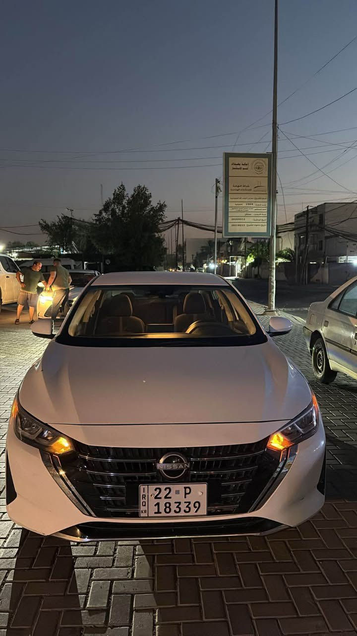 Nissan sentra 2024 sv 
سنترا 24 اس في فول لعد الفتحة 
سيارة بيه قطعتين و نص صبغ 
بدون دواخل 
سيارة ايرباك ستيرن تاگ 
ماشية 27 الف مايل 
ويا مكان تعديل 
سعر سيارة 135 ورقة مجال 
واتساب *********** أربيل, العراق
